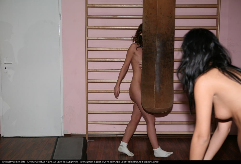 Chicas nudistas 10
 #96243827