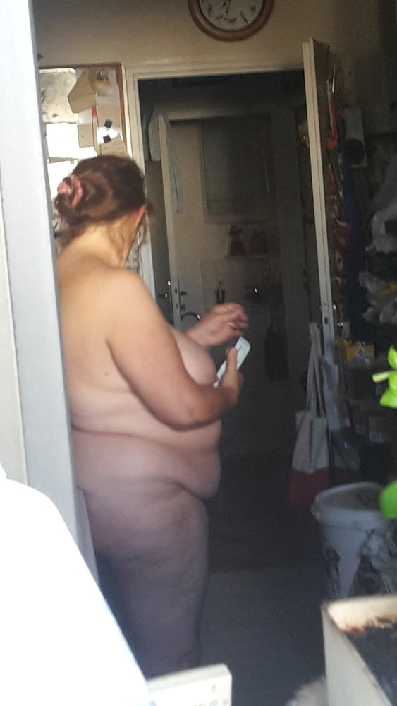 Meine Frau nackt in der Küche heute Morgen
 #91873138