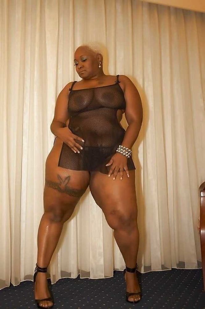 Black Series 01: From MILF to GILF with Matures in between #102652462