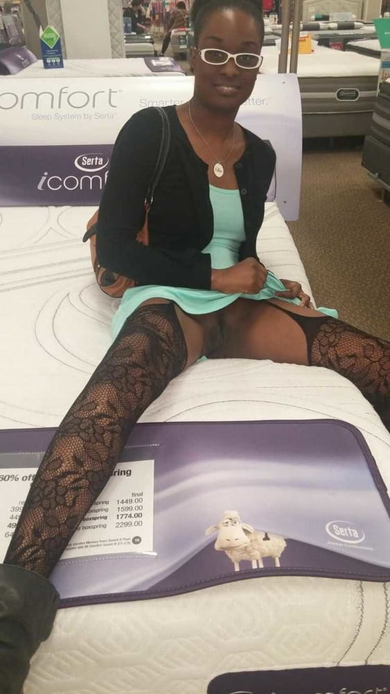 Black Series 01: From MILF to GILF with Matures in between #102652546