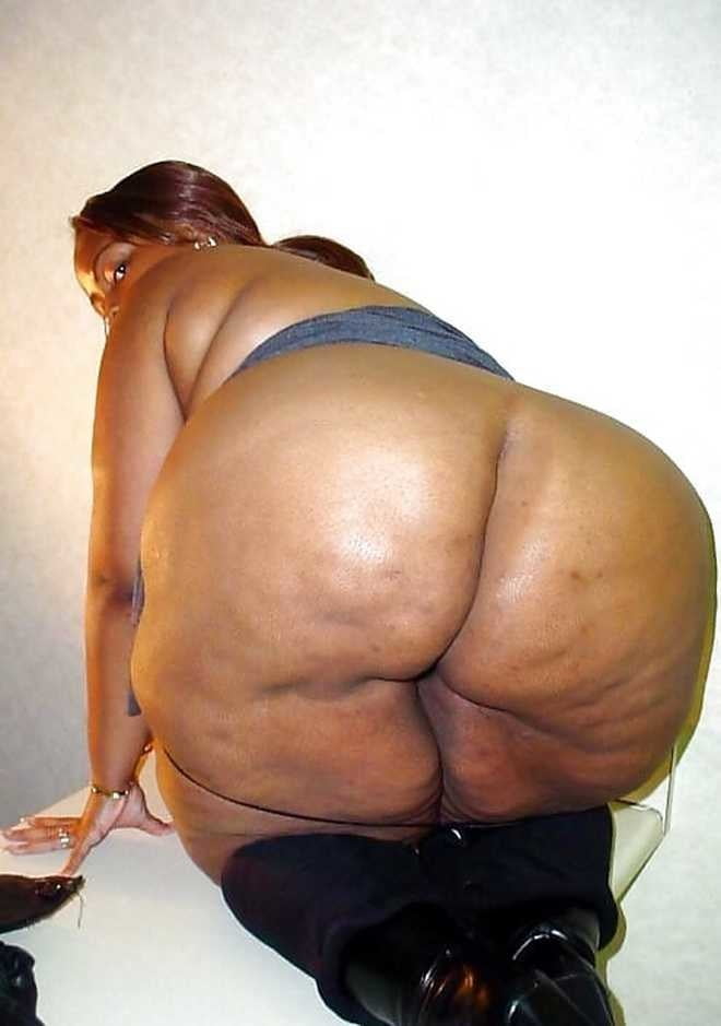 Black Series 01: From MILF to GILF with Matures in between #102652657