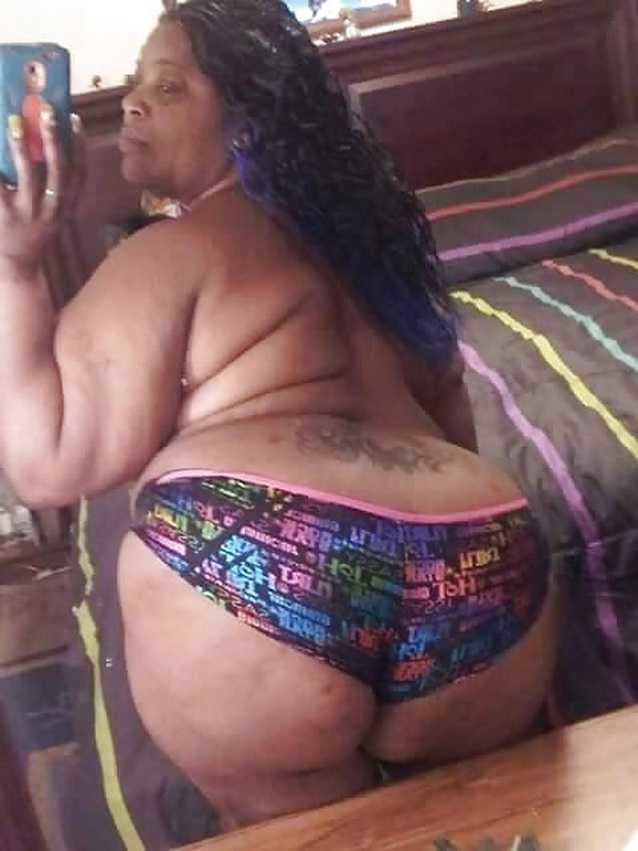 Black Series 01: From MILF to GILF with Matures in between #102652773