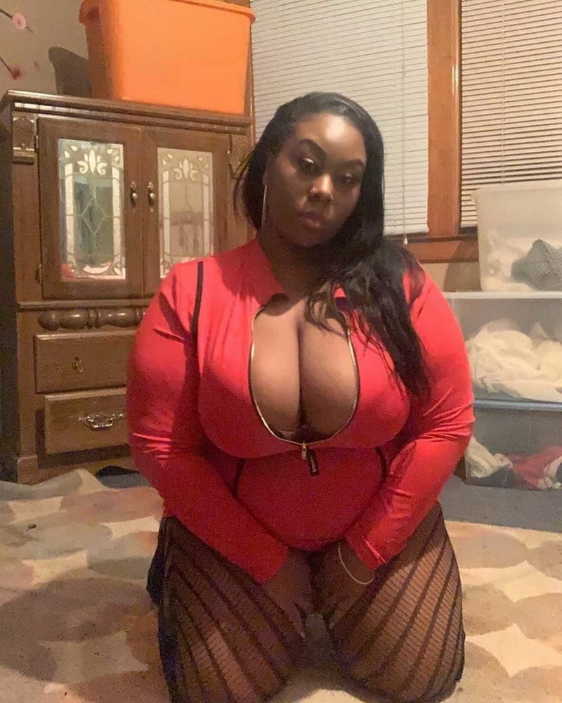 Black Series 01: From MILF to GILF with Matures in between #102653276