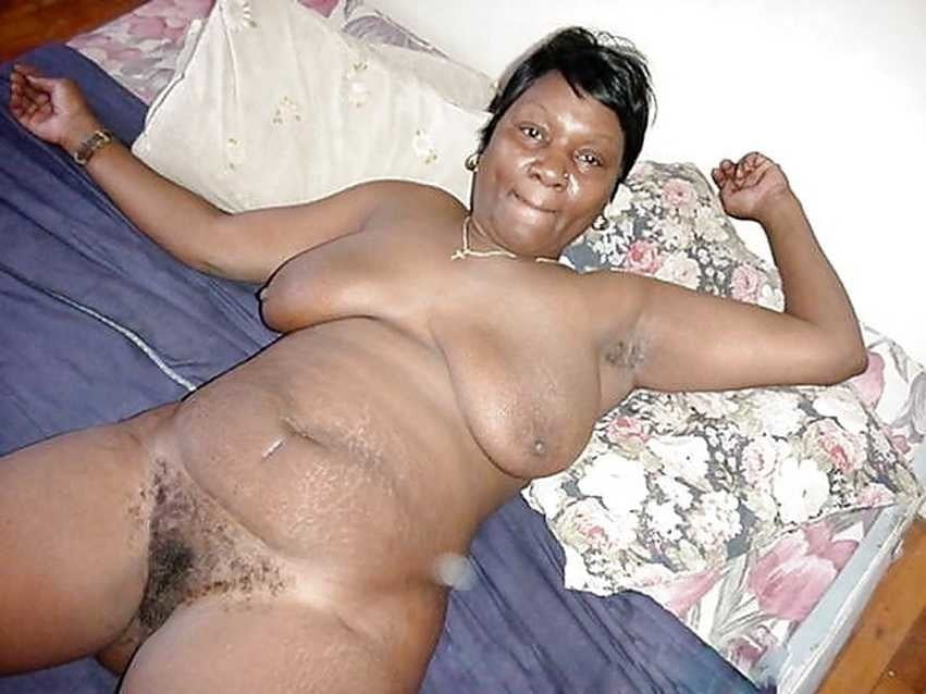 Black Series 01: From MILF to GILF with Matures in between #102653347