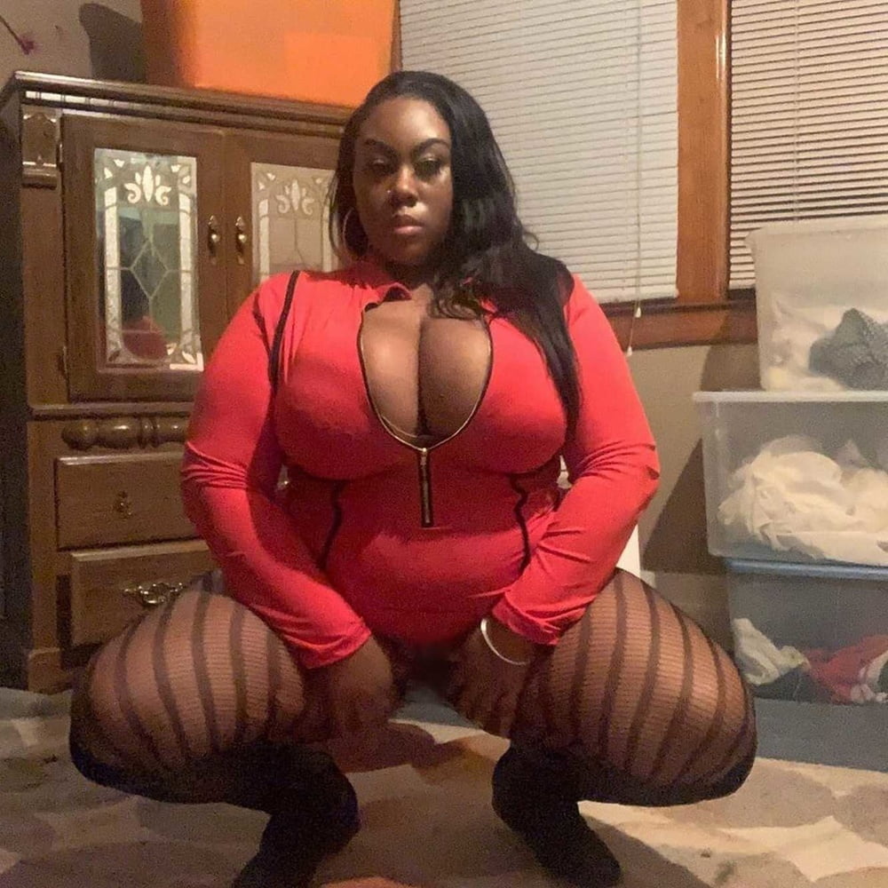 Black Series 01: From MILF to GILF with Matures in between #102653389