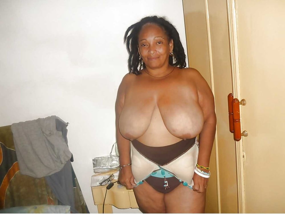 Black Series 01: From MILF to GILF with Matures in between #102653623