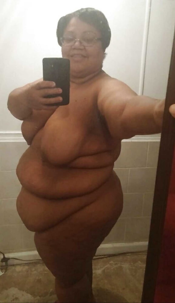 Black Series 01: From MILF to GILF with Matures in between #102653820