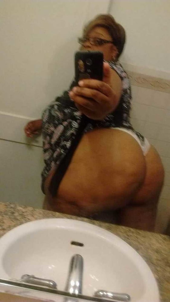 Black Series 01: From MILF to GILF with Matures in between #102653901