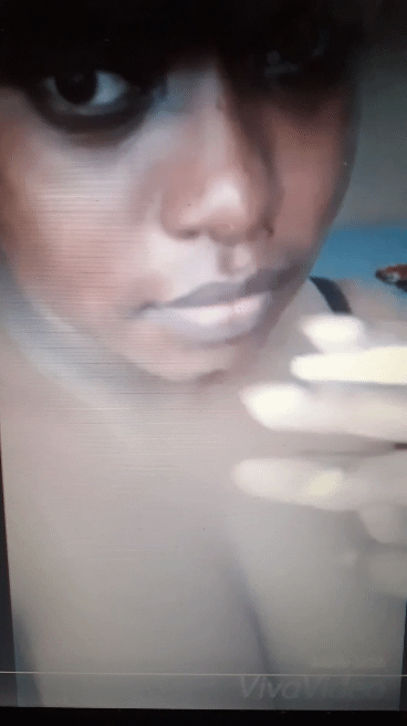 Kenianische Studentin und Escort Aisha Rauchen heiß gif
 #91338672
