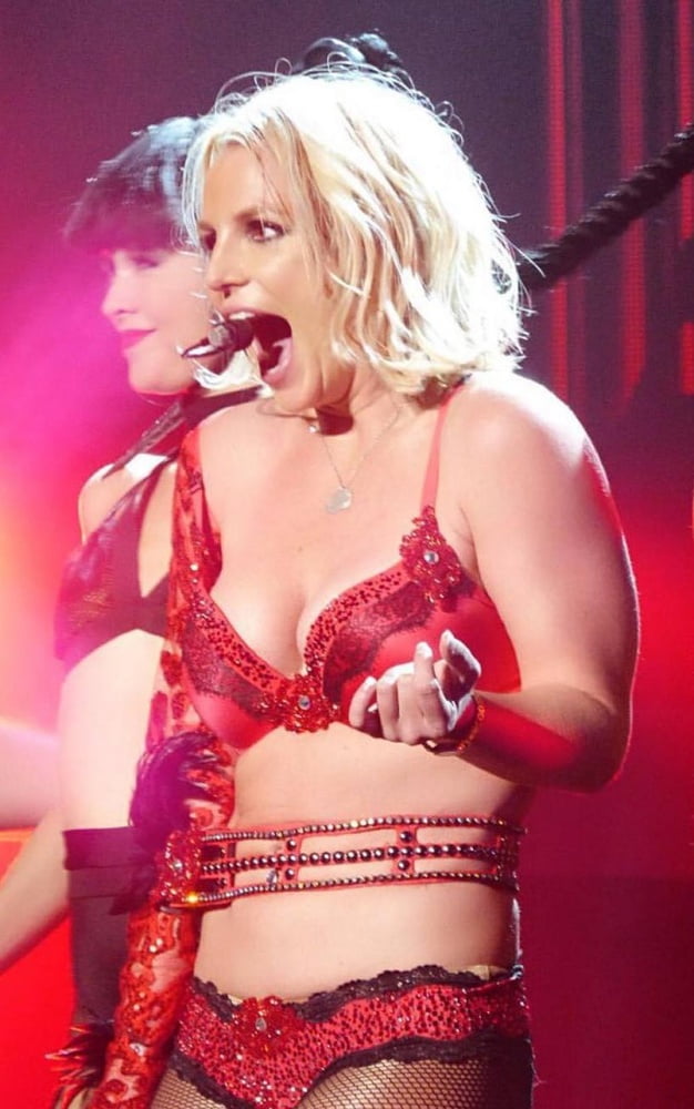 Britney spears
 #87429144