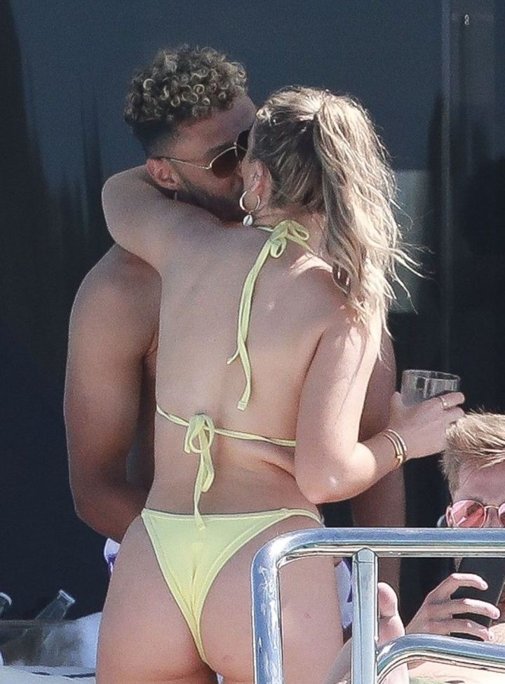Perrie Edwards nackt #108457162