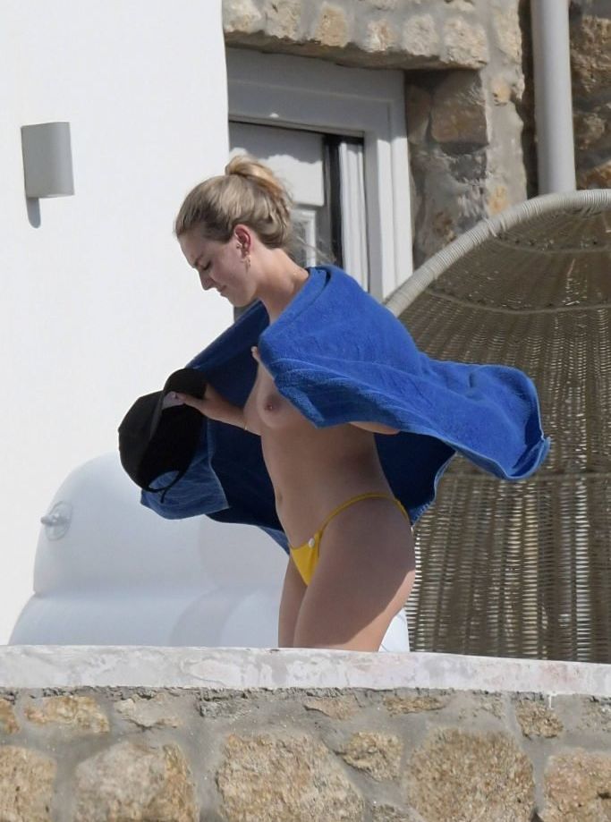 Perrie Edwards nackt #108457188