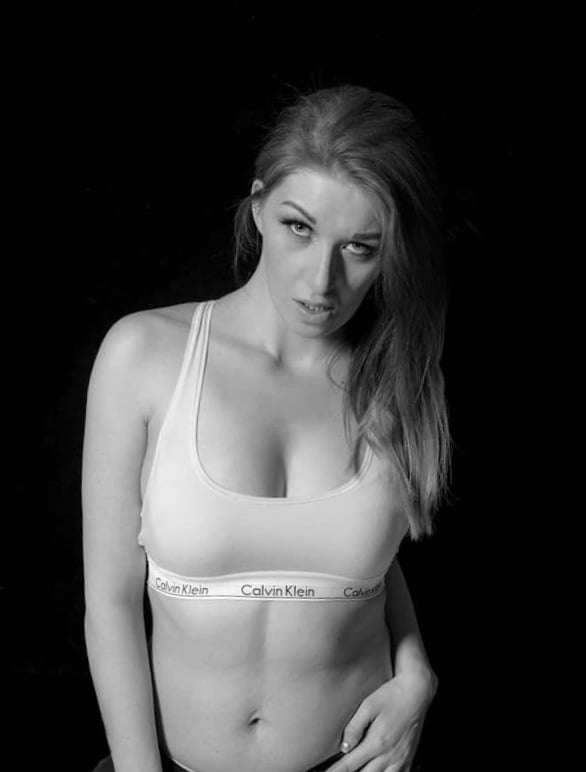 Kaylou, costa sur del Reino Unido, modelo de lencería, no desnuda
 #102319311