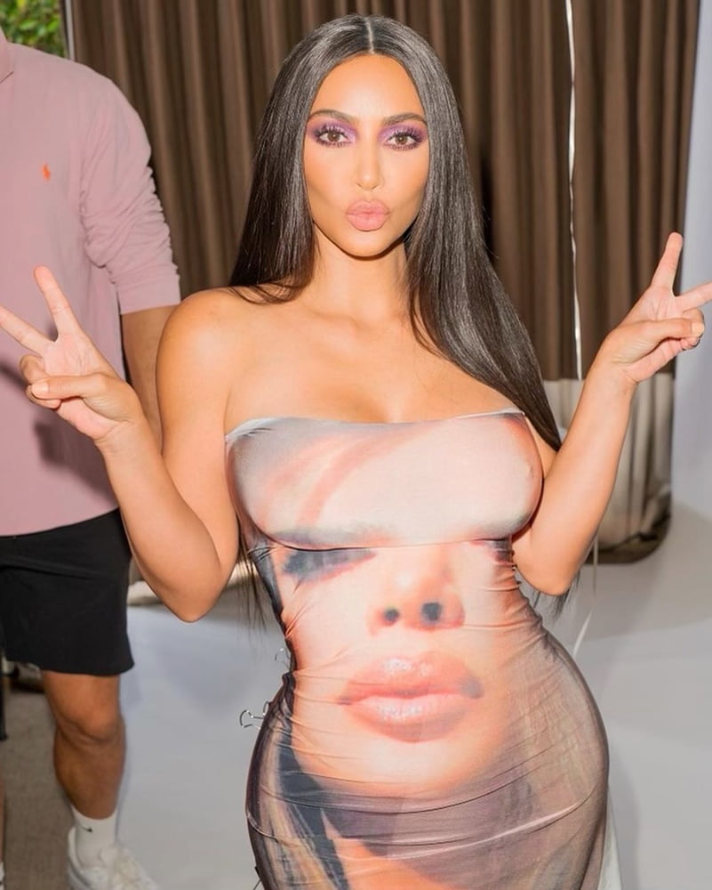 Kim kardashian
 #87356783