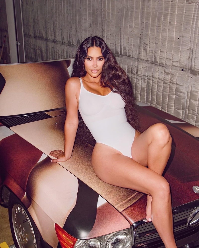 Kim kardashian
 #87356945