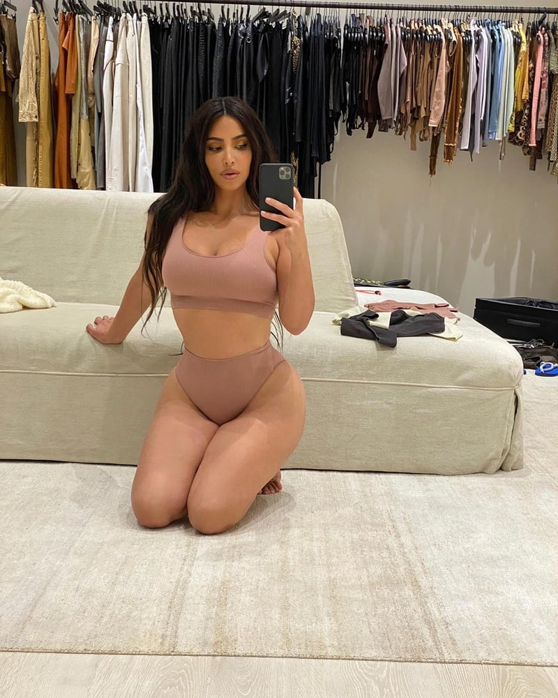 Kim kardashian
 #87357026