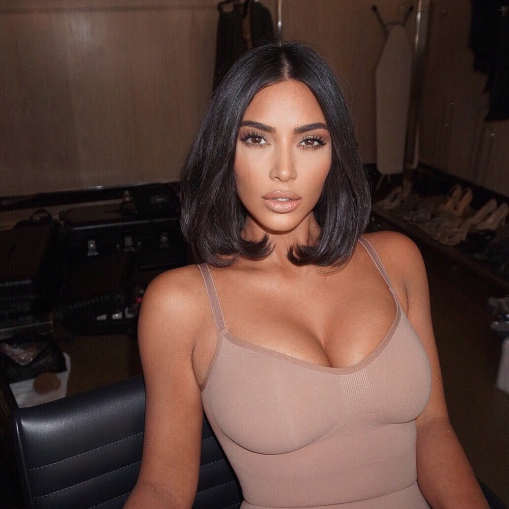 Kim kardashian
 #87357400