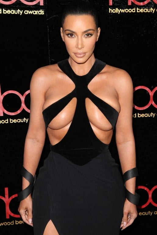 Kim kardashian
 #87357536