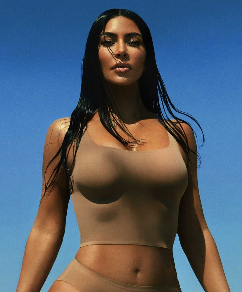Kim kardashian
 #87357638