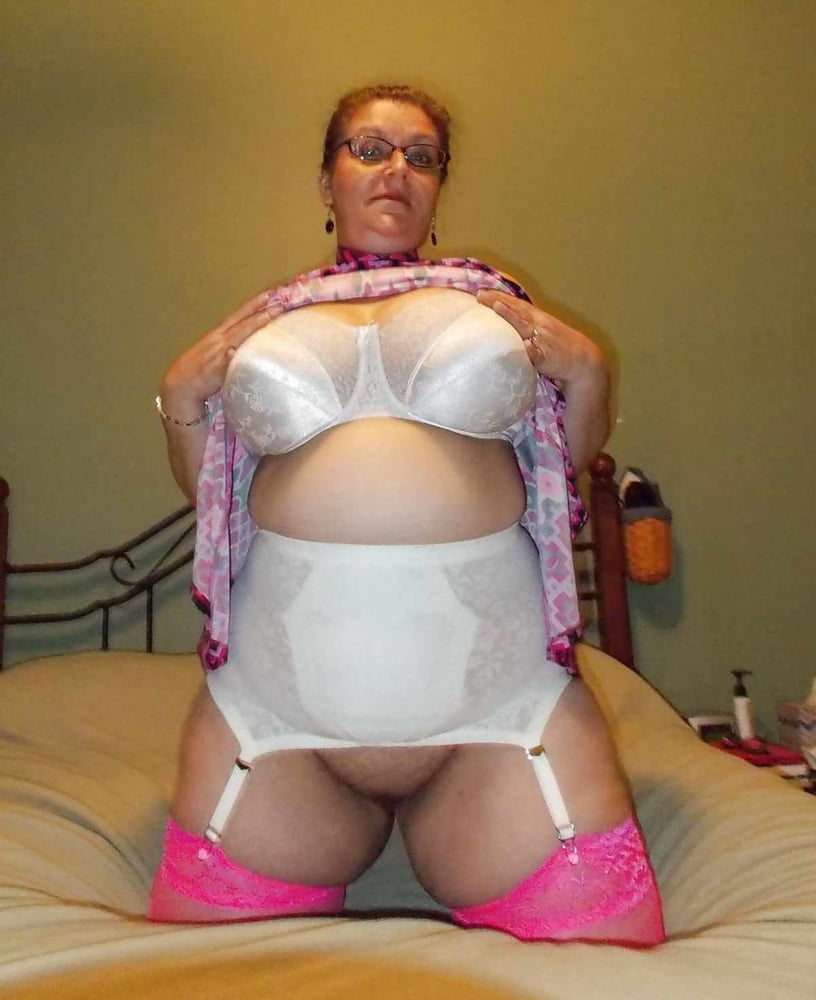 Von Milfs zu Gilfs mit reifen dazwischen 236
 #99851478