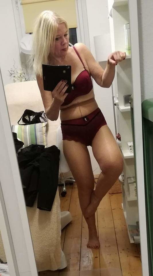 matures nylons #80018479