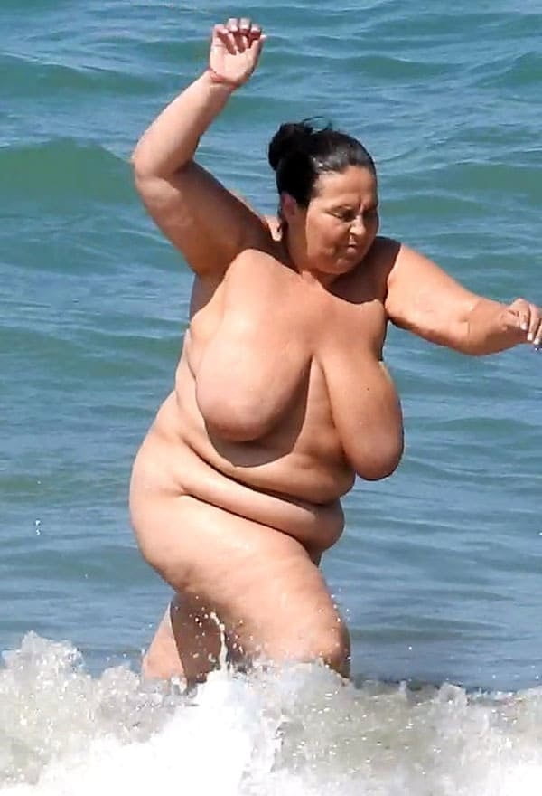 Nudistas grandes
 #93185106