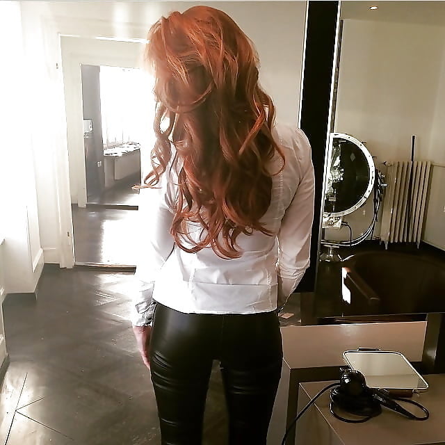 Rothaarige 5 euro nutte
 #80674780