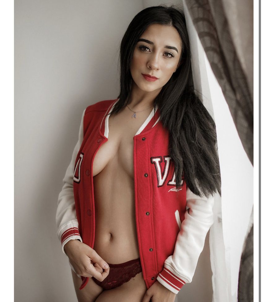 Ariadna Lorenzana desnuda #107900840