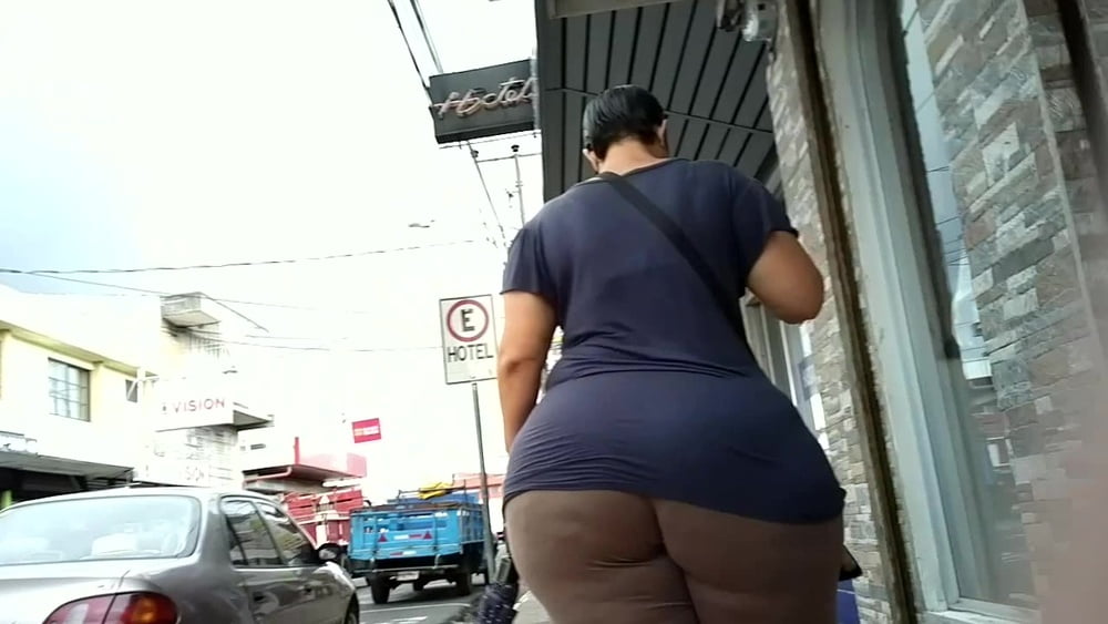 WIDE ASS FROM THE SLUMS BEGGING FOR FAT VEINY COCK #81296787