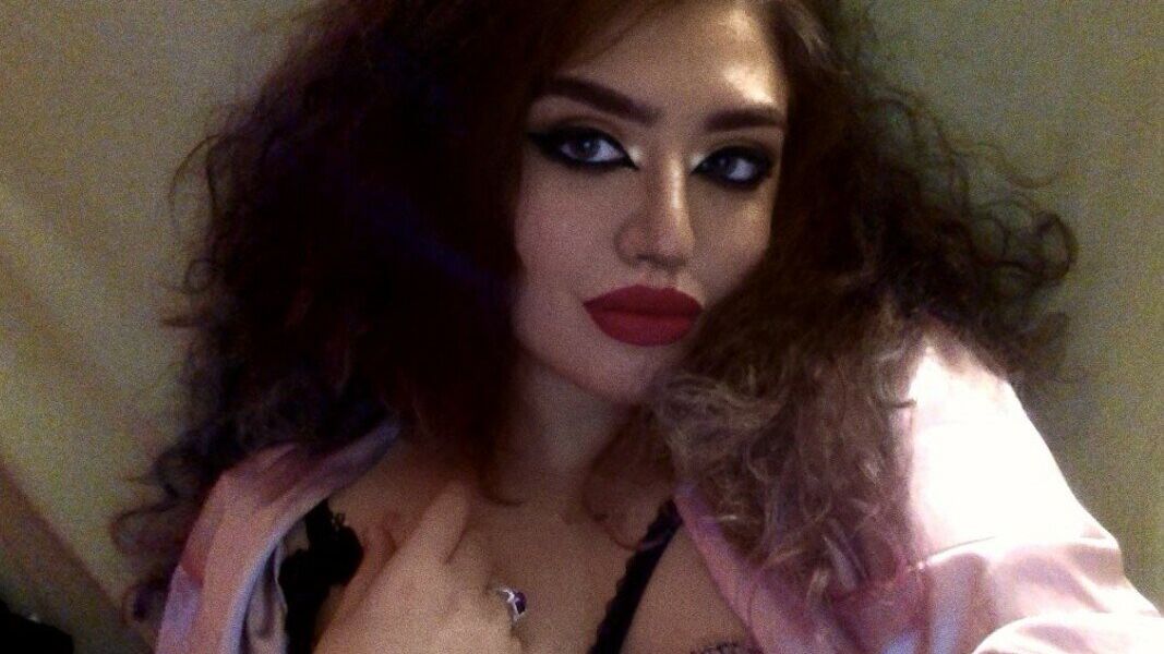 Kiitakat desnuda #109866170