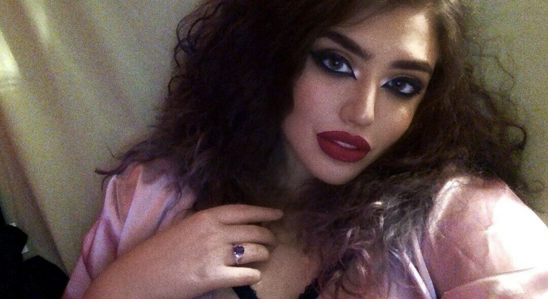 Kiitakat desnuda #109866172