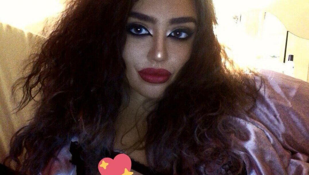 Kiitakat desnuda #109866173