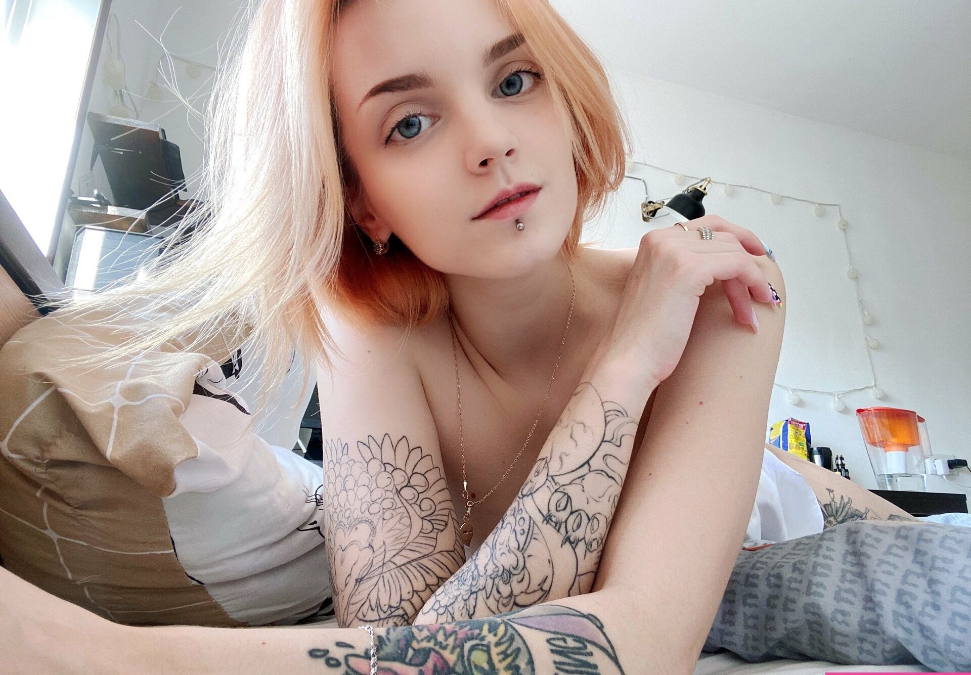 Luventa desnuda #108176263