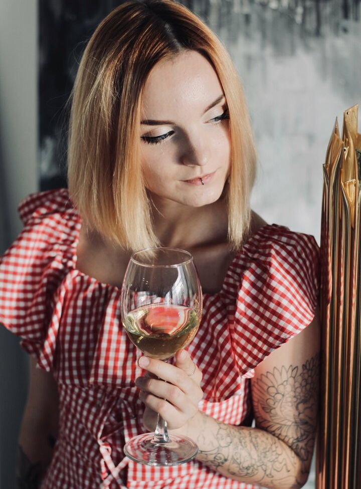 Luventa desnuda #108176287