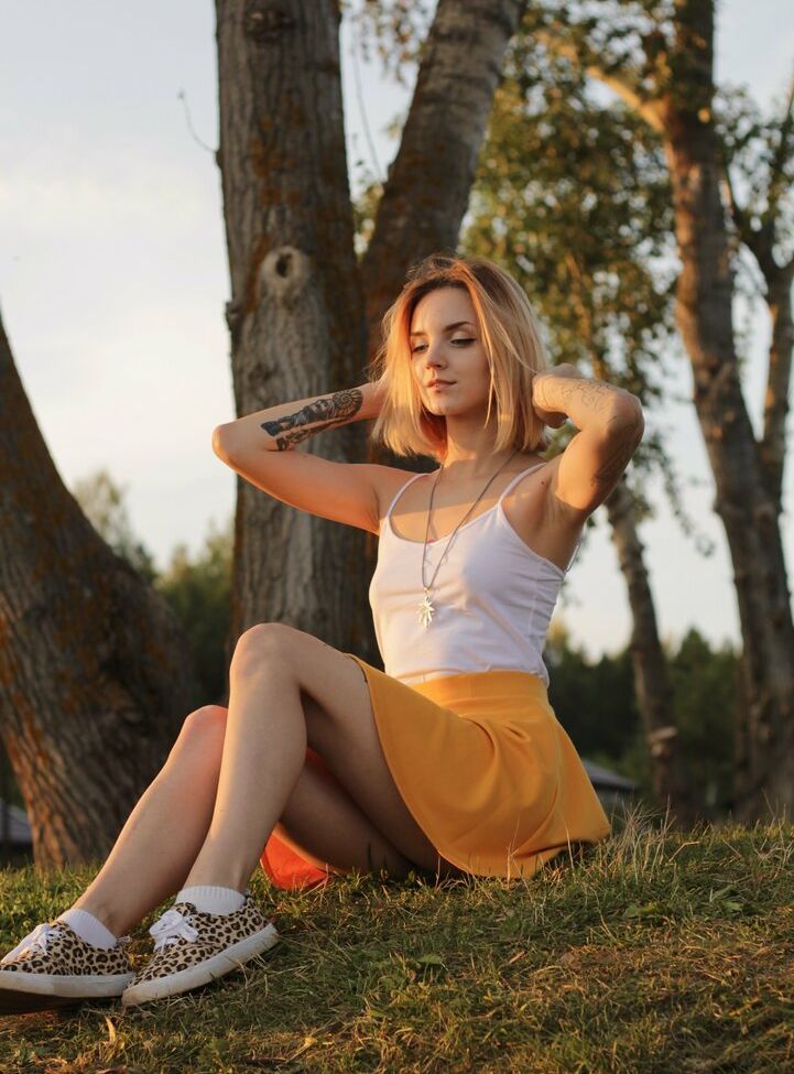 Luventa desnuda #108176293