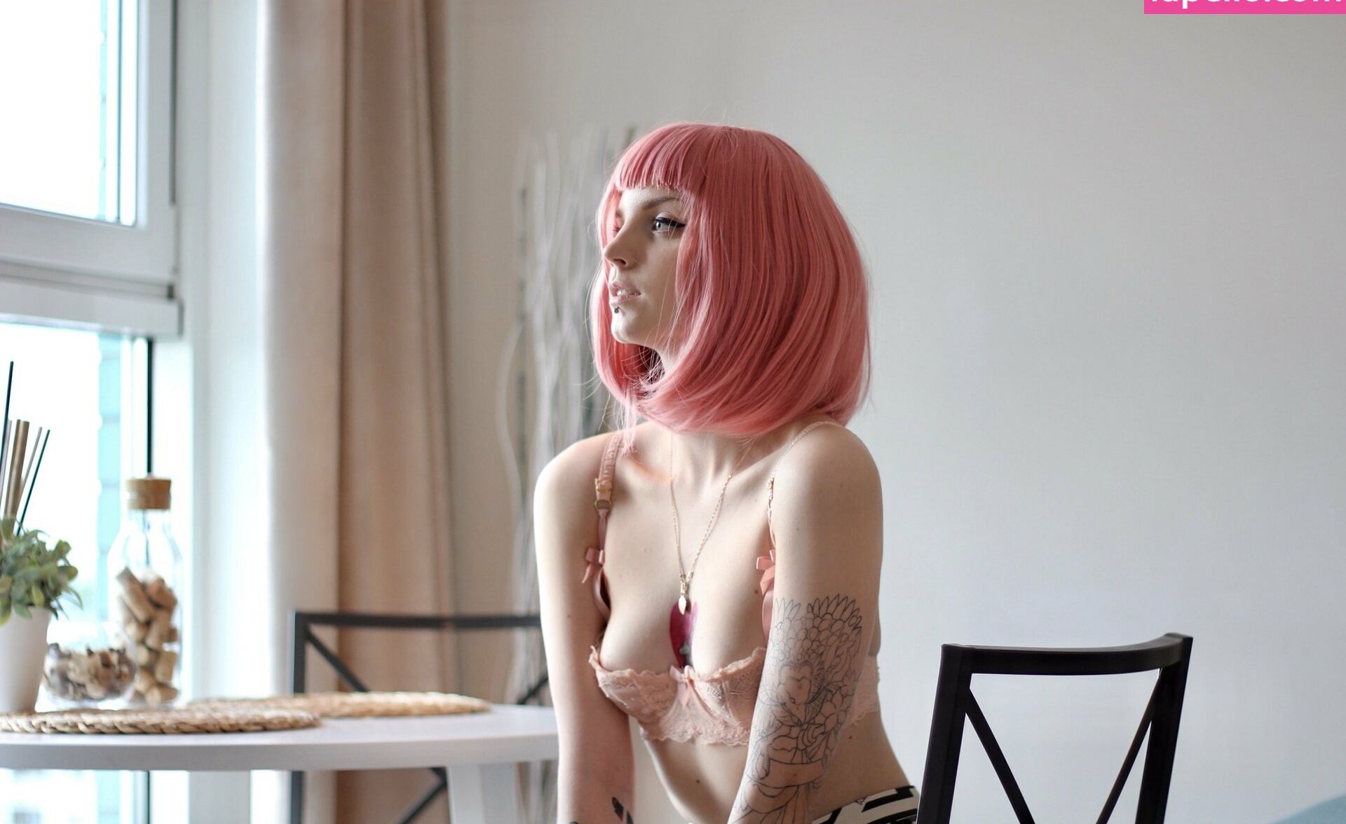 Luventa desnuda #108176302