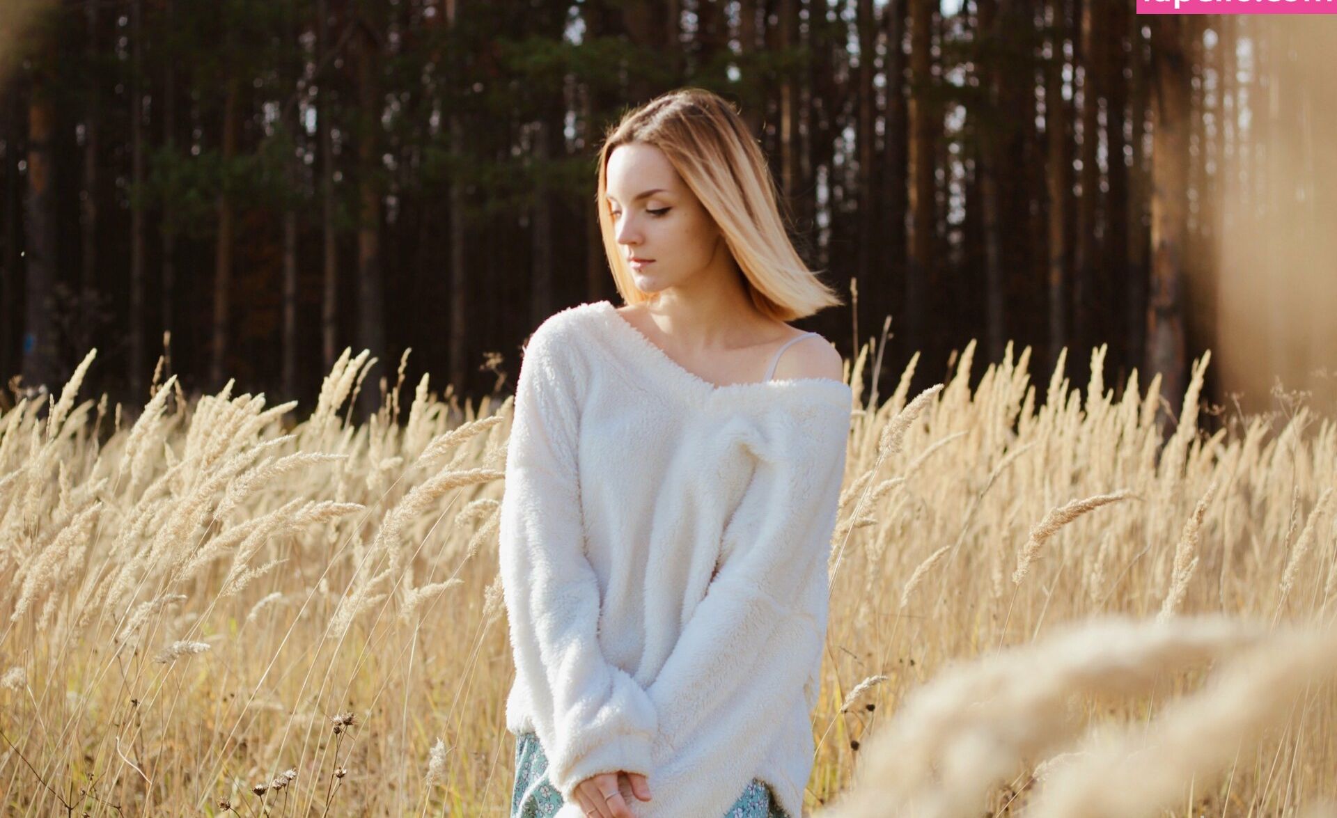 Luventa desnuda #108176310