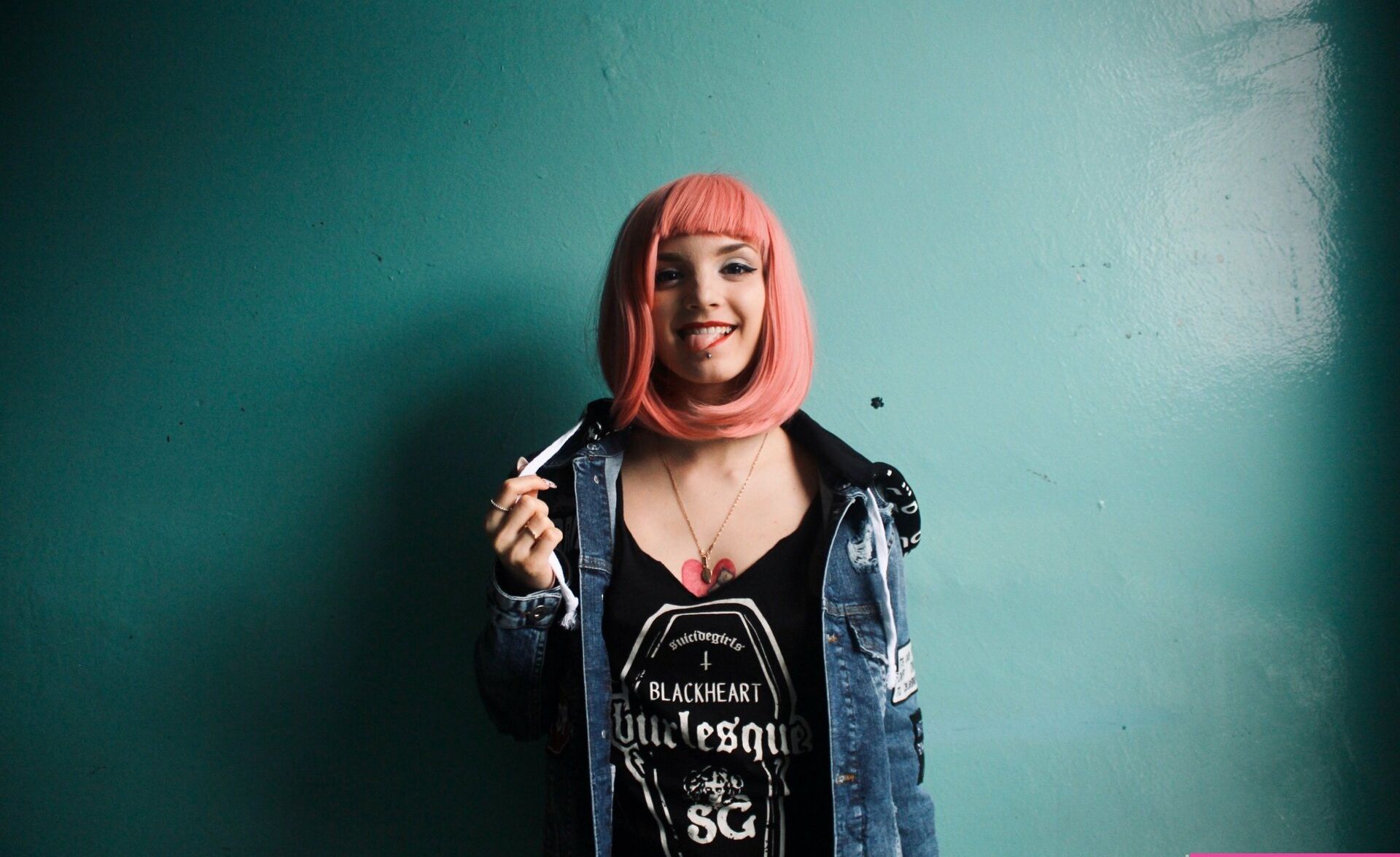 Luventa desnuda #108176328