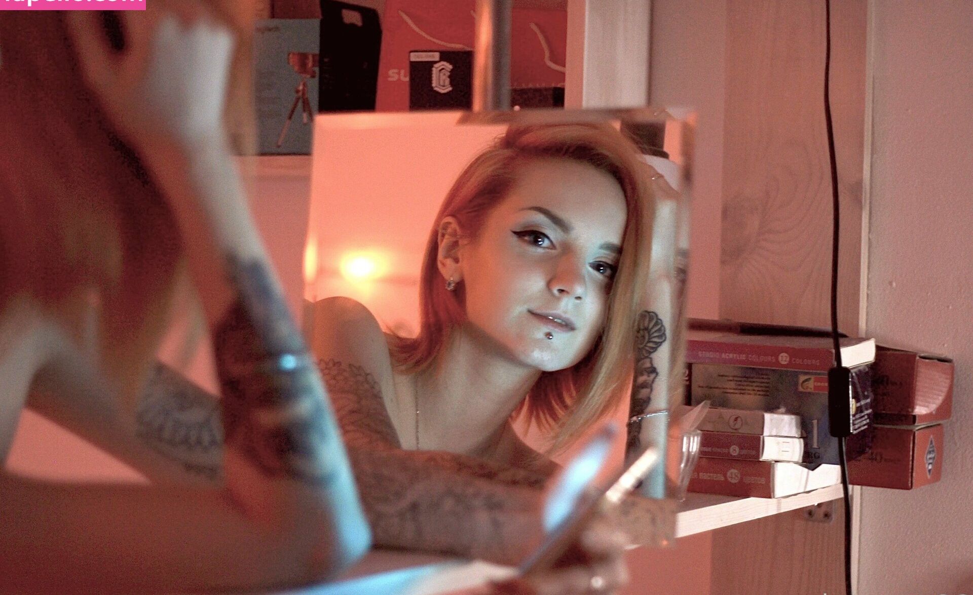 Luventa desnuda #108176329