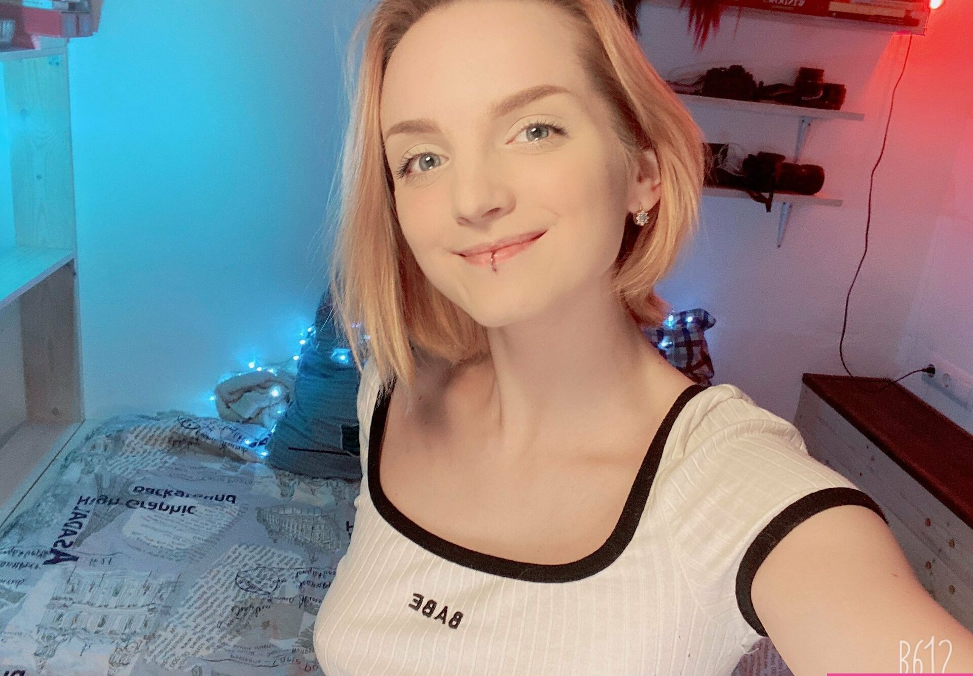 Luventa desnuda #108176362