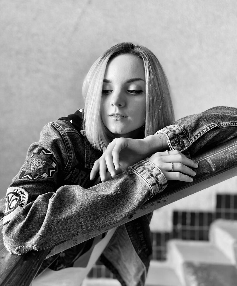 Luventa desnuda #108176368