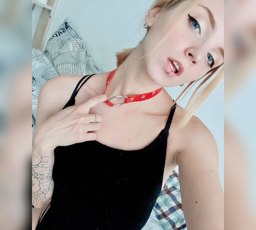 Luventa desnuda #108176407