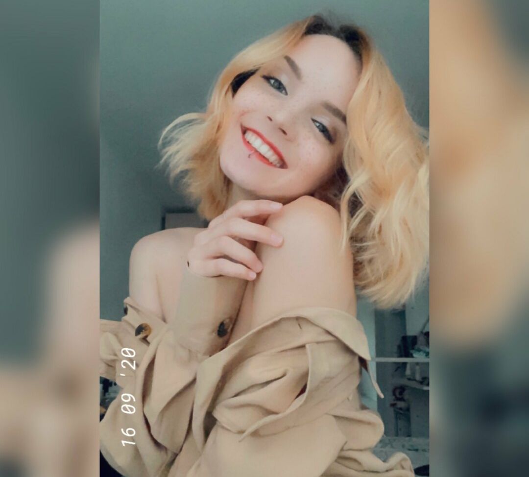 Luventa desnuda #108176410