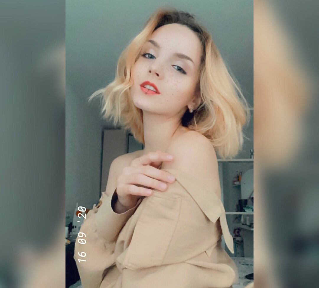 Luventa desnuda #108176411