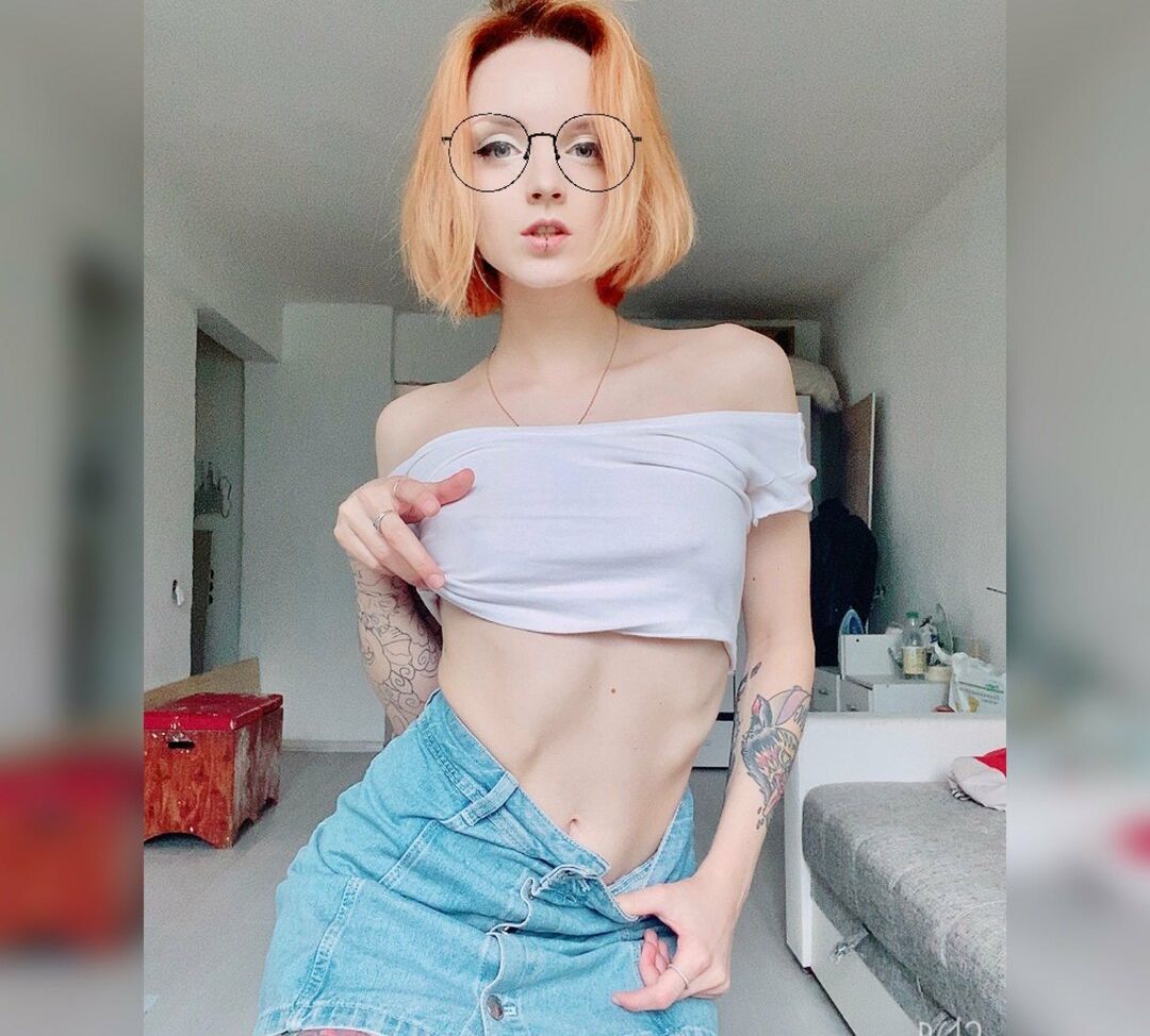 Luventa desnuda #108176430