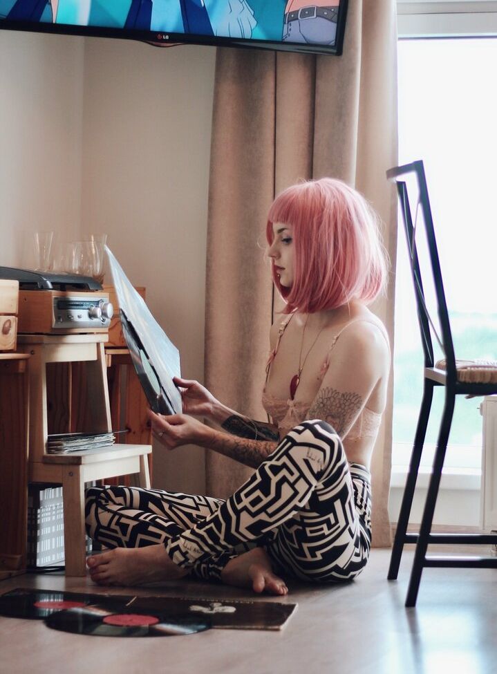 Luventa desnuda #108176527