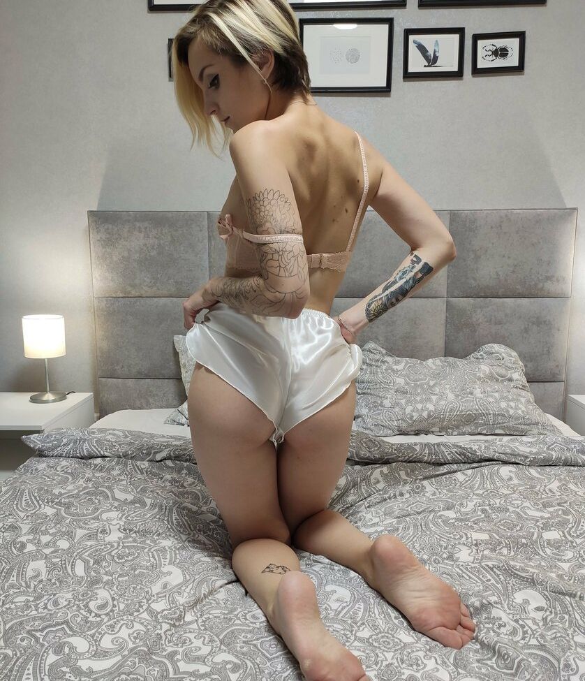 Luventa desnuda #108176548