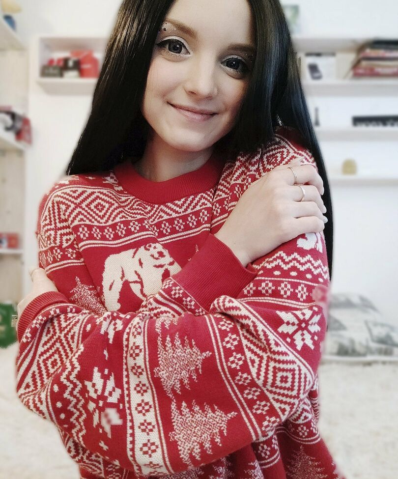 Luventa desnuda #108176559