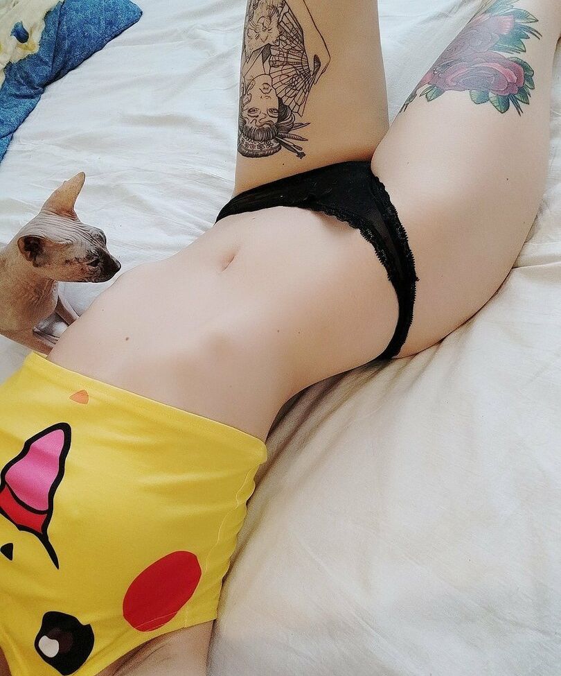 Luventa desnuda #108176563