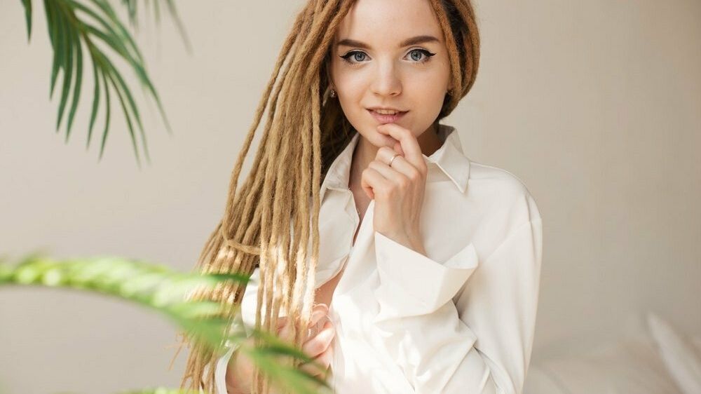 Luventa desnuda #108176574